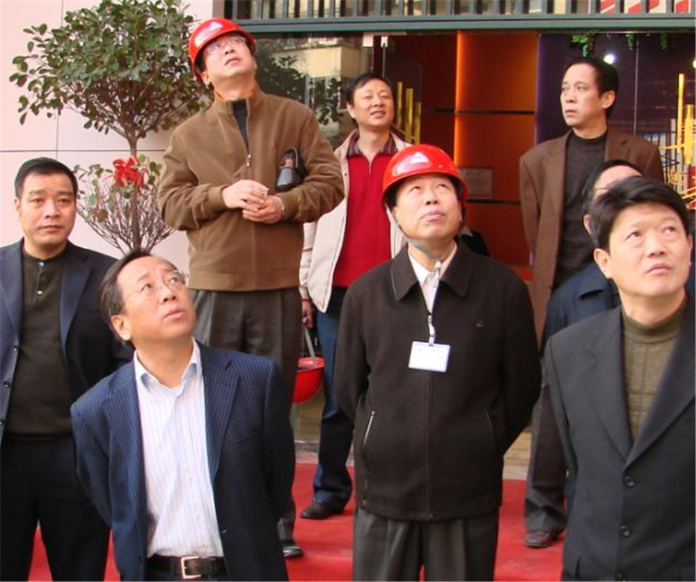 14时任湖北省建设厅厅长杨晓波参观j9游戏雅荷大厦